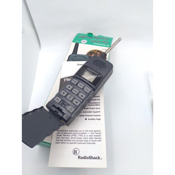 RadioShack Flip Style Two-Way Family Radio FRS-106 - Picture 2 of 8